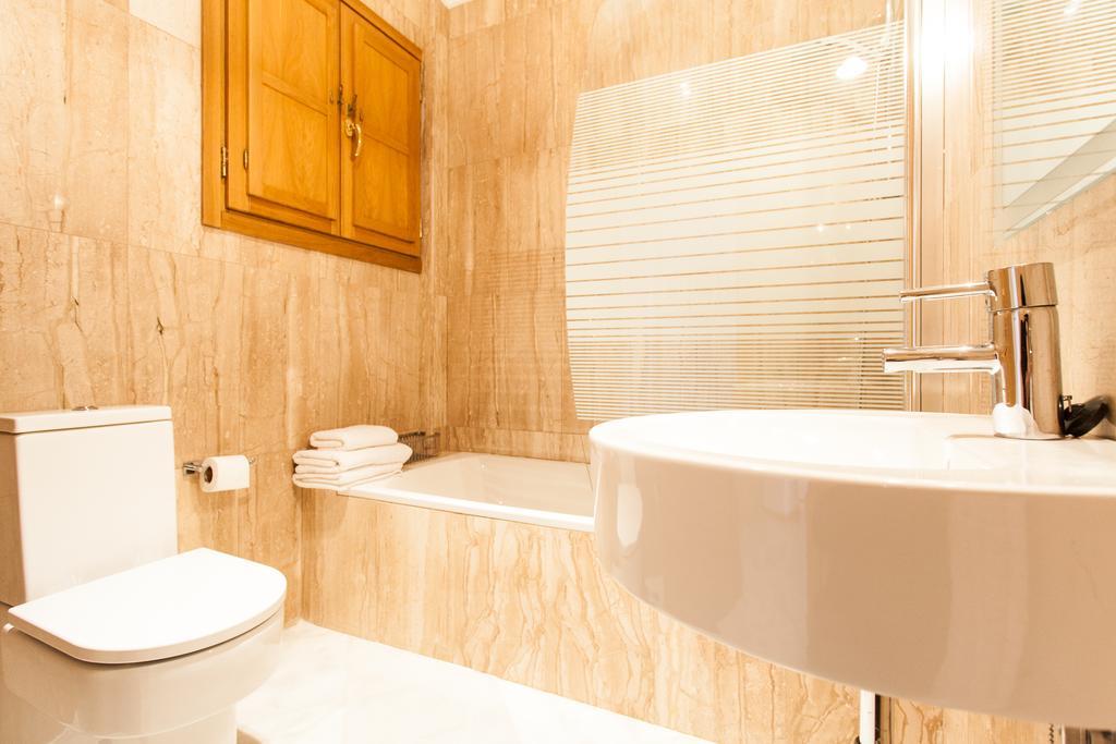 Holi-Rent Castilla Севилья Экстерьер фото