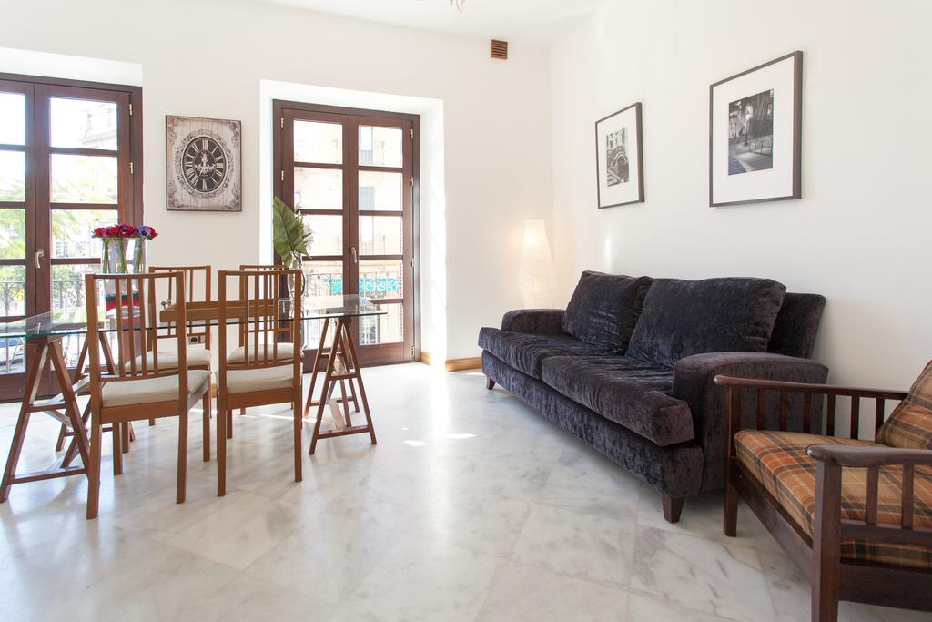 Holi-Rent Castilla Севилья Экстерьер фото